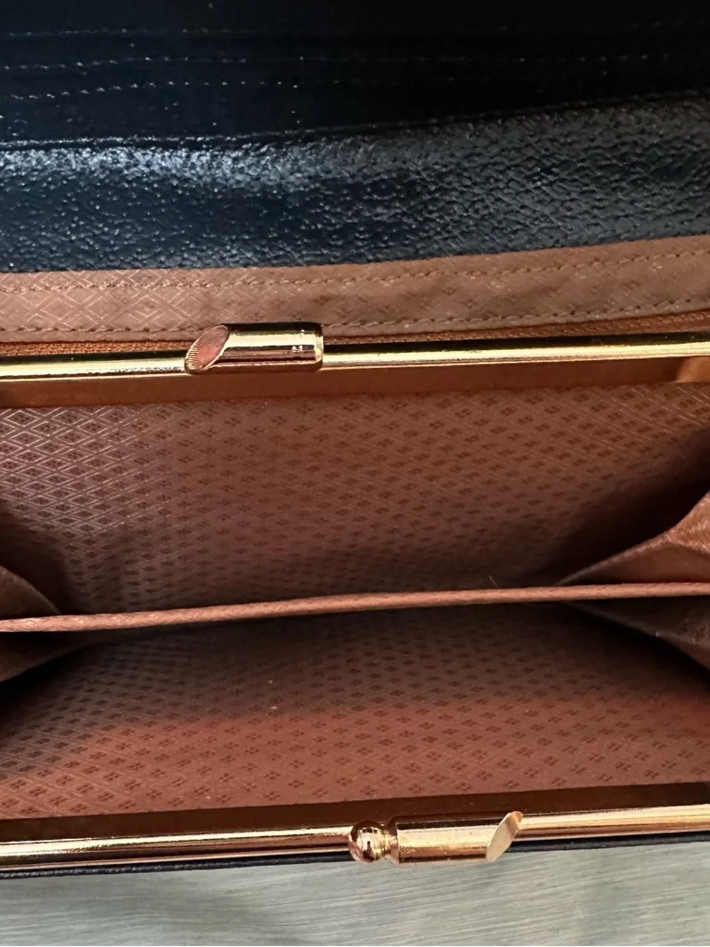 Vintage Gucci Navy Blue Wallet Monogram GG Kiss Lock Compartments Card Slots